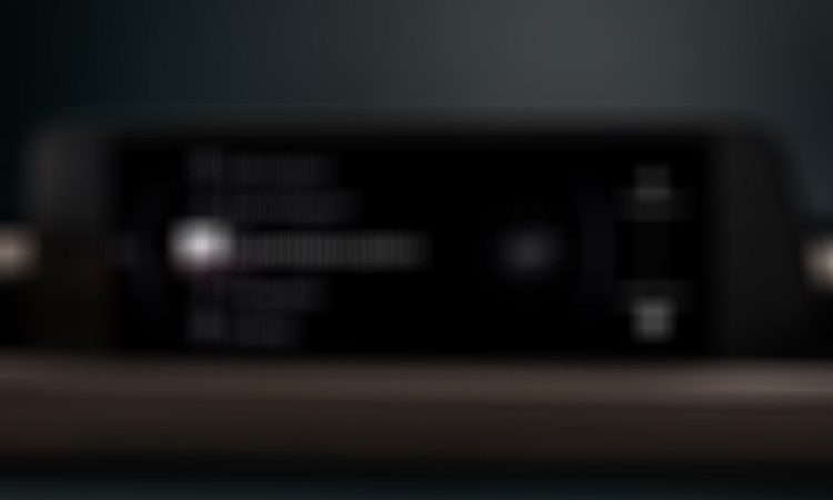 L’écran d’infodivertissement de la console centrale affiche l’option « Communication ». 